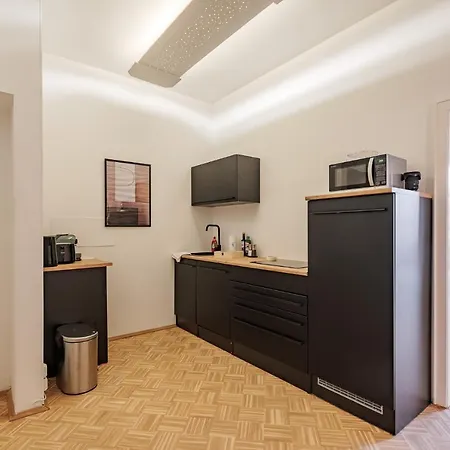 Apartment Flats 4 You, Moderne Naehe Hbf, Due-messe 20 Min, Netflix, Kueche *