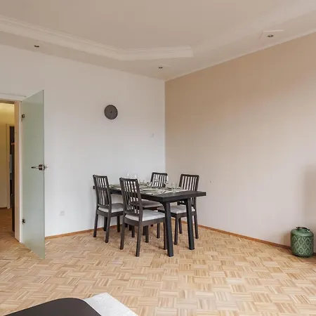 Flats 4 You, Moderne Naehe Hbf, Due-messe 20 Min, Netflix, Kueche * Duisburg