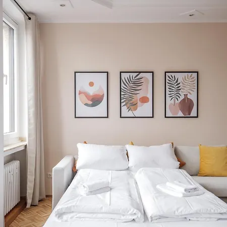 Flats 4 You, Moderne Naehe Hbf, Due-messe 20 Min, Netflix, Kueche Apartment