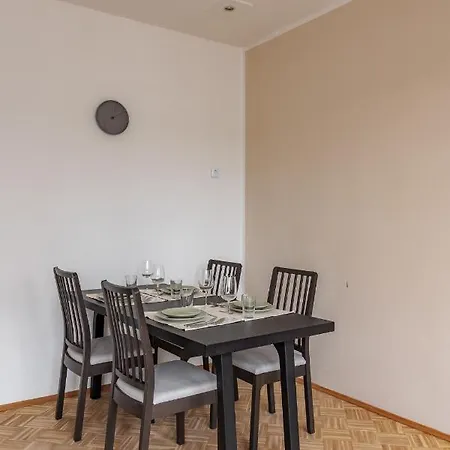 Flats 4 You, Moderne Naehe Hbf, Due-messe 20 Min, Netflix, Kueche Duisburg