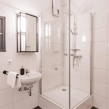 Flats 4 You, Moderne Naehe Hbf, Due-messe 20 Min, Netflix, Kueche Daire