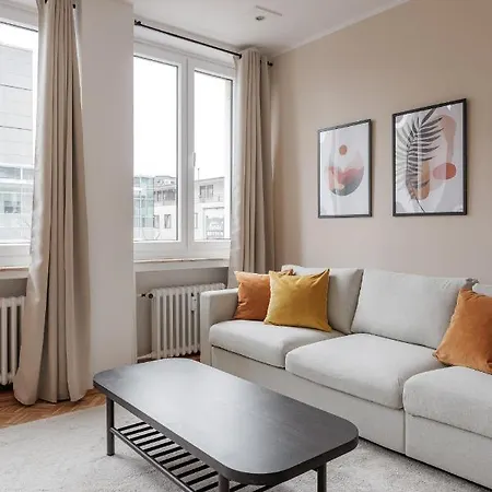 Apartment Flats 4 You, Moderne Naehe Hbf, Due-messe 20 Min, Netflix, Kueche