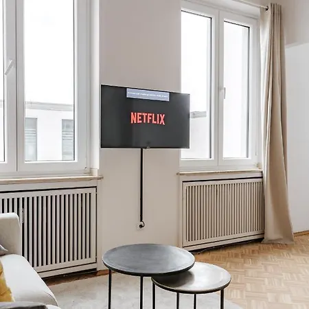 Apartment Flats 4 You, Moderne Naehe Hbf, Due-messe 20 Min, Netflix, Kueche *