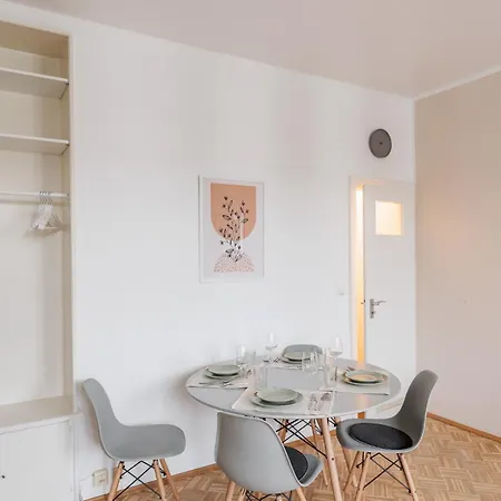 Flats 4 You, Moderne Naehe Hbf, Due-messe 20 Min, Netflix, Kueche *